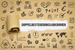 Foto: Schriftzug Doppelbesteuerungsabkommen