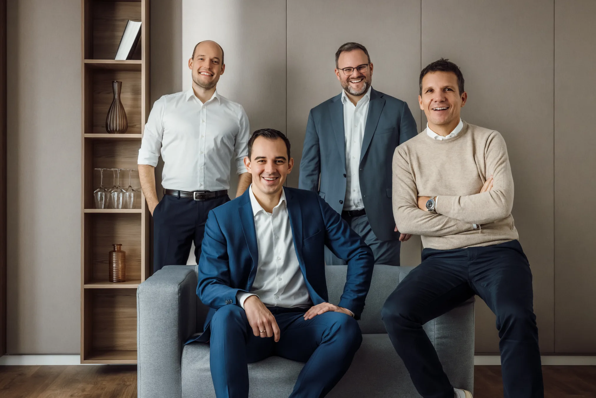 Mitarbeiter an modernem Arbeitsplatz